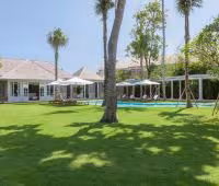 Villa The Cotton House, Piscine et jardin